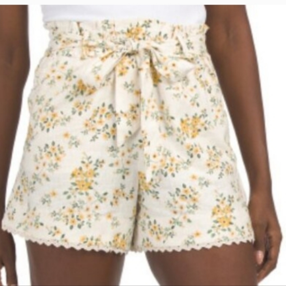 BElle vere white and yellow floral Pull On shorts with lace trim
